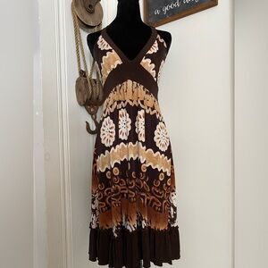 Women’s medium Y2K bohemian brown and white halter dress with ruffled hem